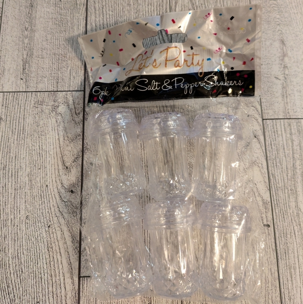 Clear Mini Salt & Pepper Shakers